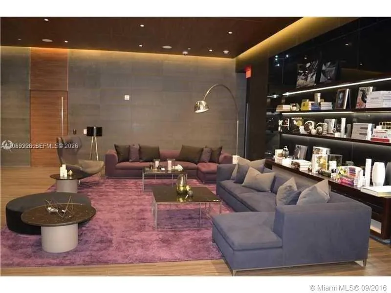68 SE 6th St #3810 Miami, FL 33131