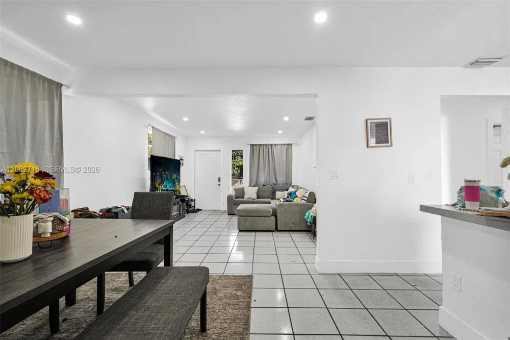 3280 NW 213th Ter Miami Gardens, FL 33056