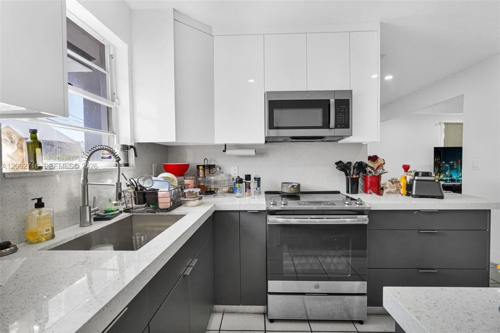 3280 NW 213th Ter Miami Gardens, FL 33056