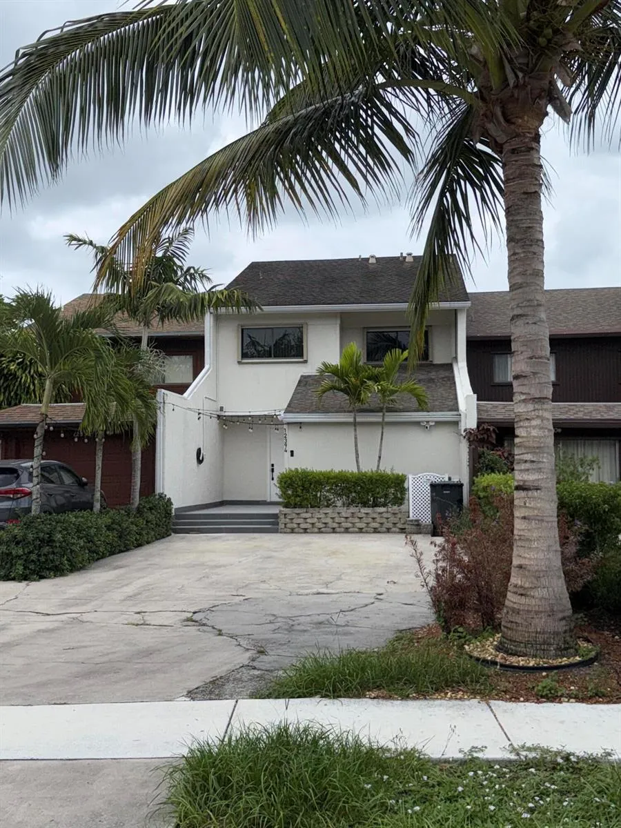 12394 Westhampton Circle Wellington, FL 33414