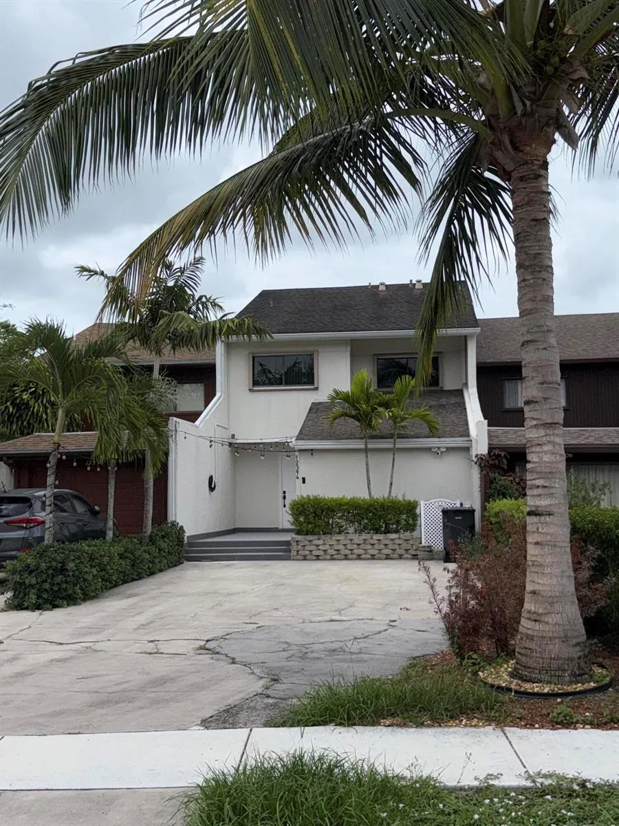 12394 Westhampton Circle Wellington, FL 33414