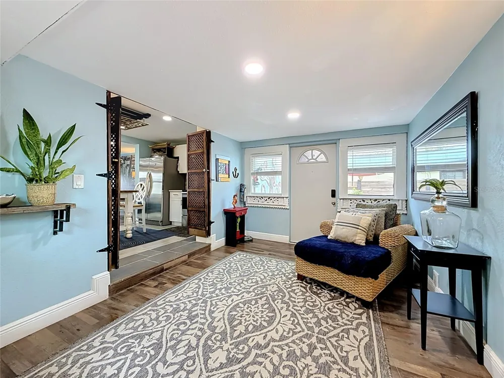 4831 FAIRFIELD AVENUE S St Petersburg, FL 33711