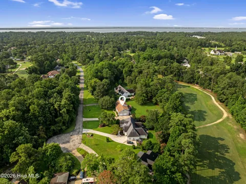 415 Hillcrest Drive