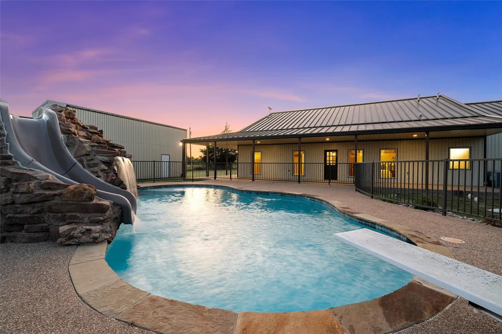225 County Road 423 Lorena, TX 76655