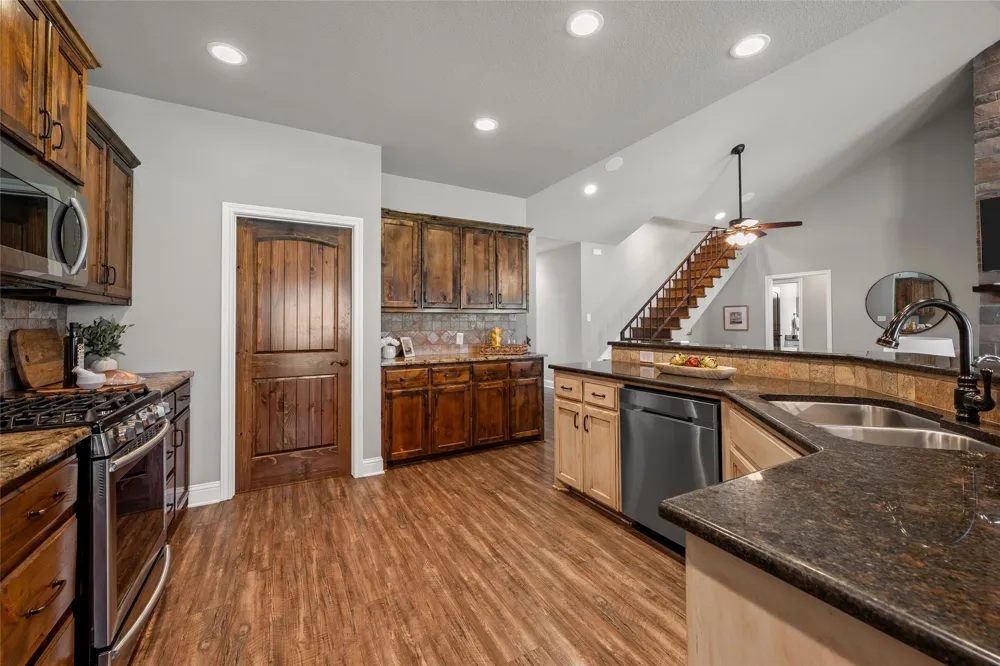 225 County Road 423 Lorena, TX 76655