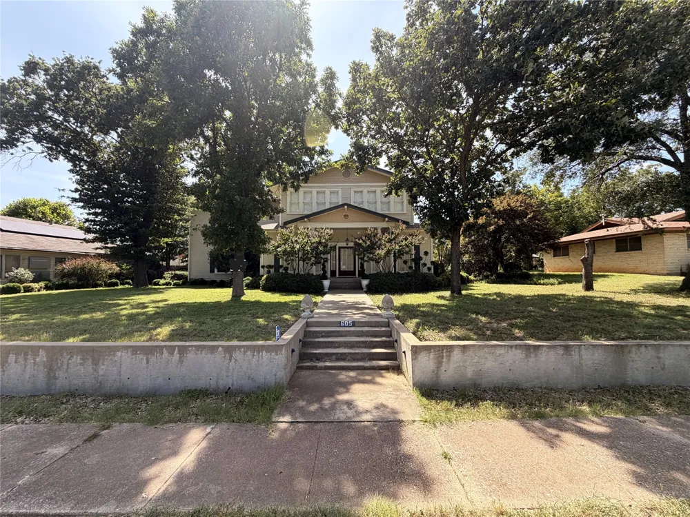 605 S Seaman Street Eastland, TX 76448