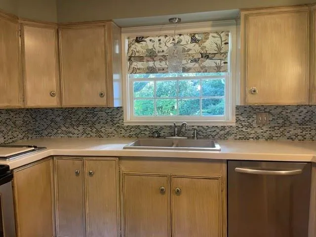 2503 Meadow Lane El Campo, TX 77437