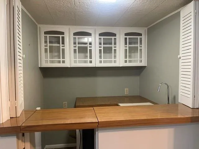 2503 Meadow Lane El Campo, TX 77437
