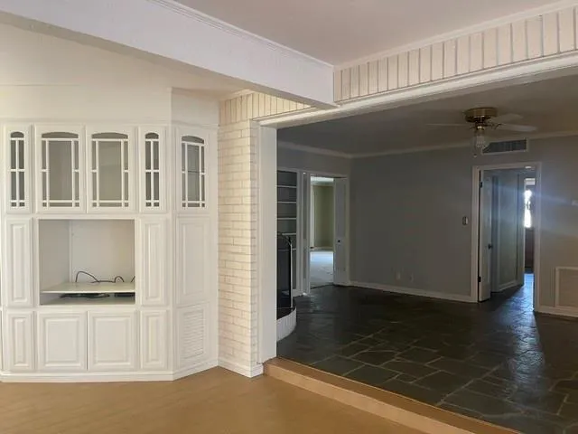 2503 Meadow Lane El Campo, TX 77437