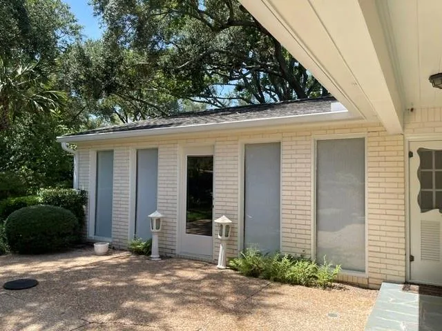 2503 Meadow Lane El Campo, TX 77437