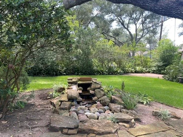 2503 Meadow Lane El Campo, TX 77437