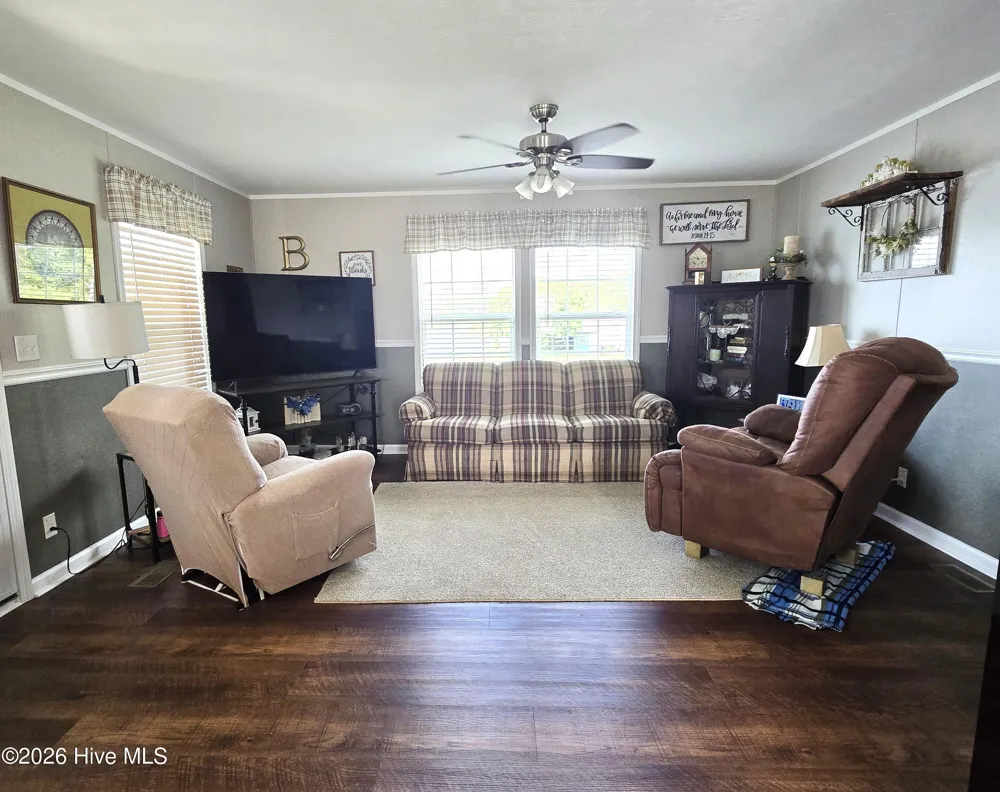 55 Memory Lane NE Oriental, NC 28571