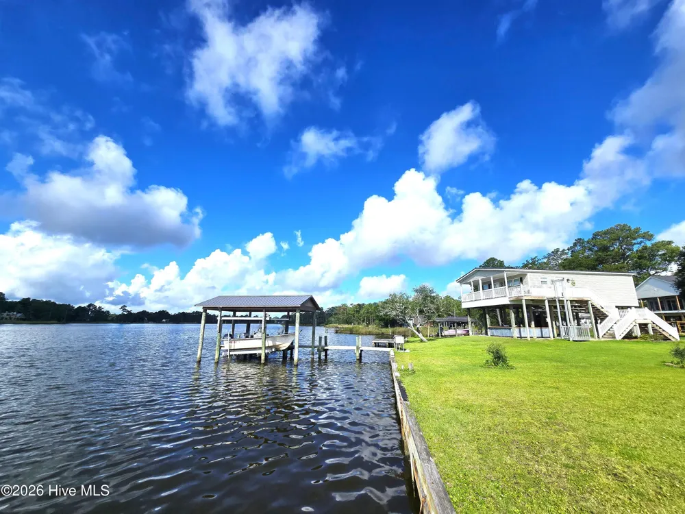 55 Memory Lane NE Oriental, NC 28571