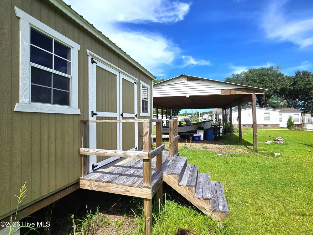 55 Memory Lane NE Oriental, NC 28571