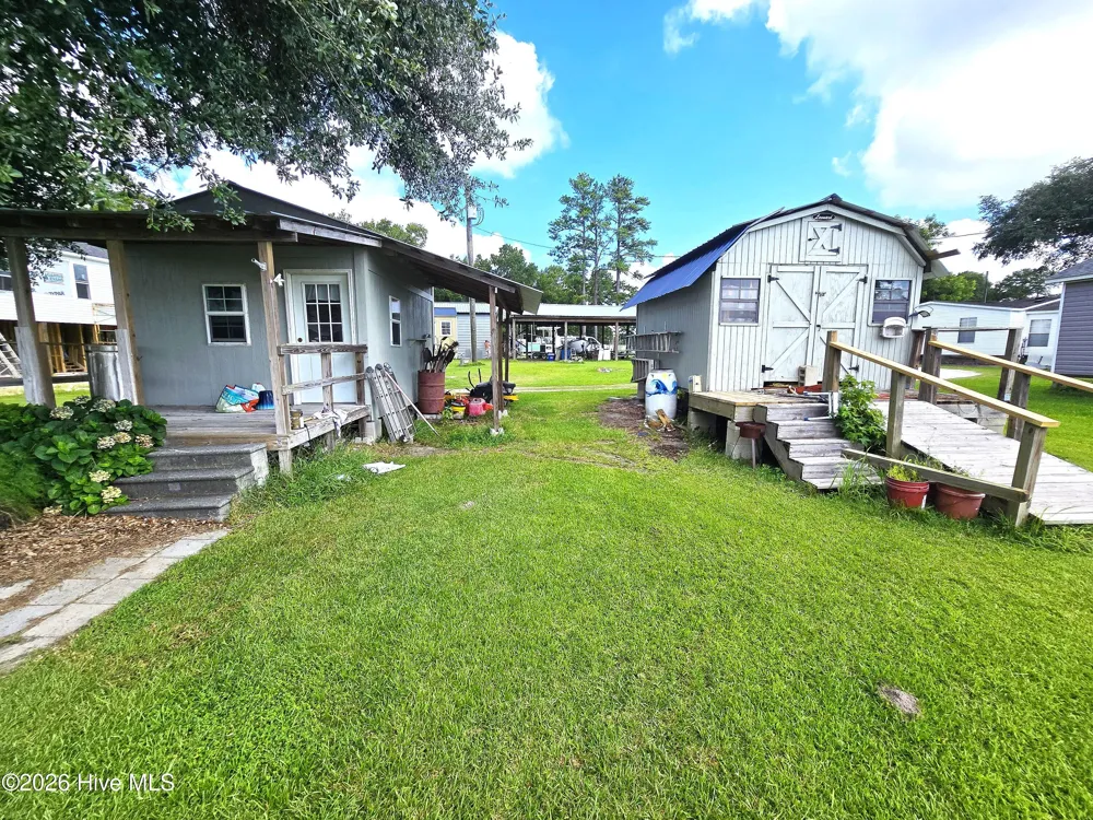 55 Memory Lane NE Oriental, NC 28571