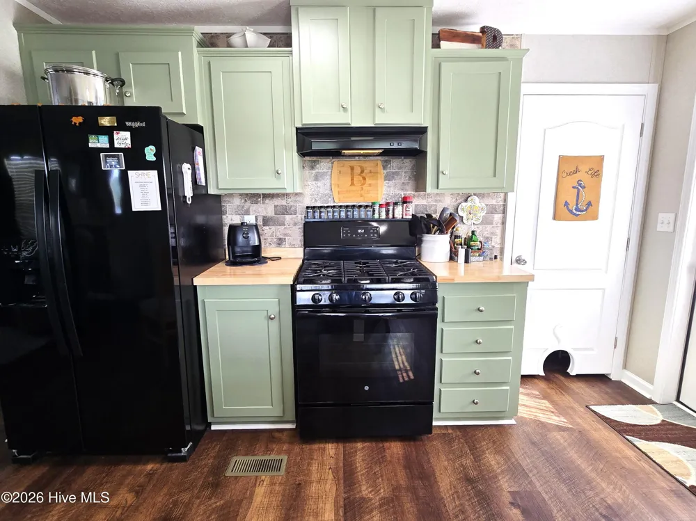 55 Memory Lane NE Oriental, NC 28571