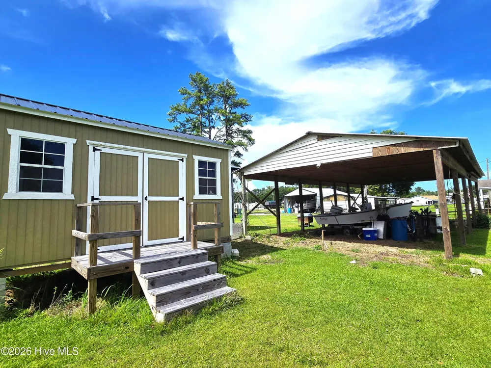 55 Memory Lane NE Oriental, NC 28571