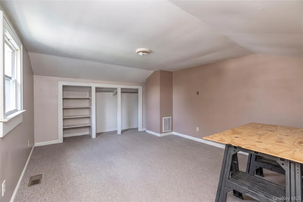 619 S 6th Street Lindenhurst, NY 11757