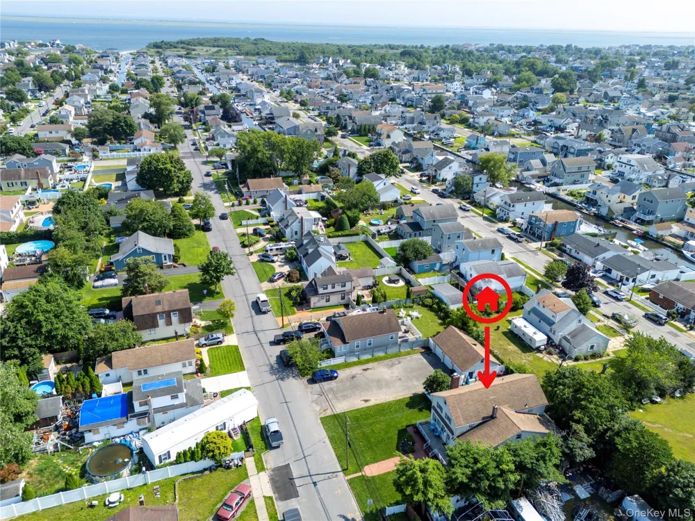 619 S 6th Street Lindenhurst, NY 11757