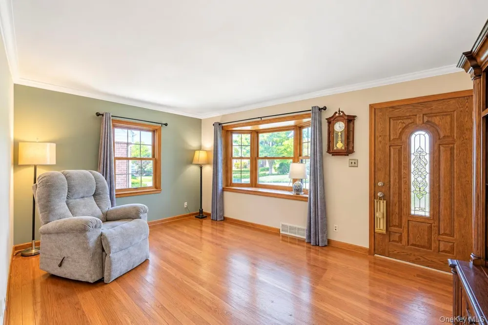 7 Edward Avenue Hicksville, NY 11801