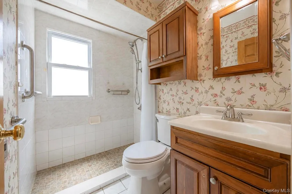 7 Edward Avenue Hicksville, NY 11801