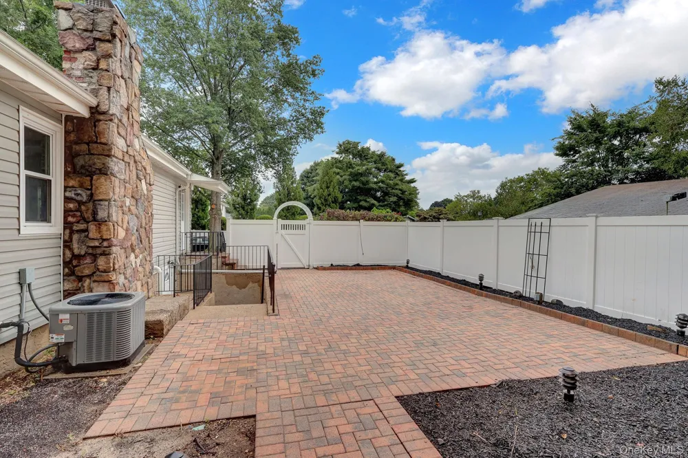 47 Hayrick Lane Commack, NY 11725