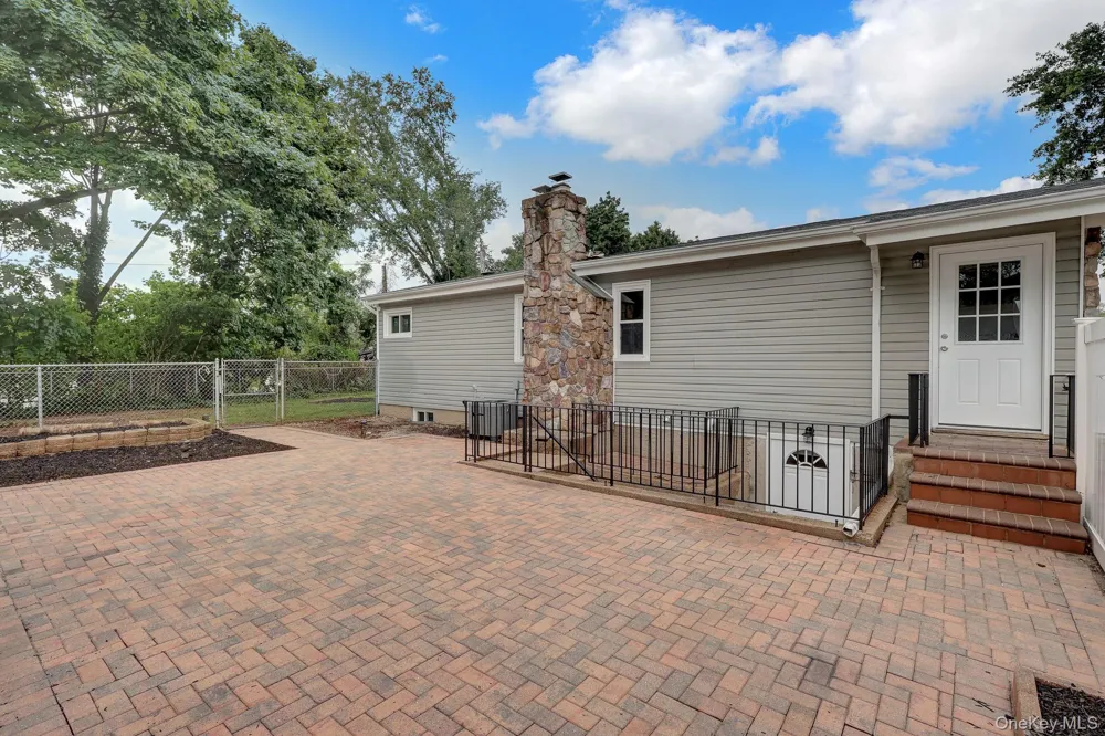 47 Hayrick Lane Commack, NY 11725