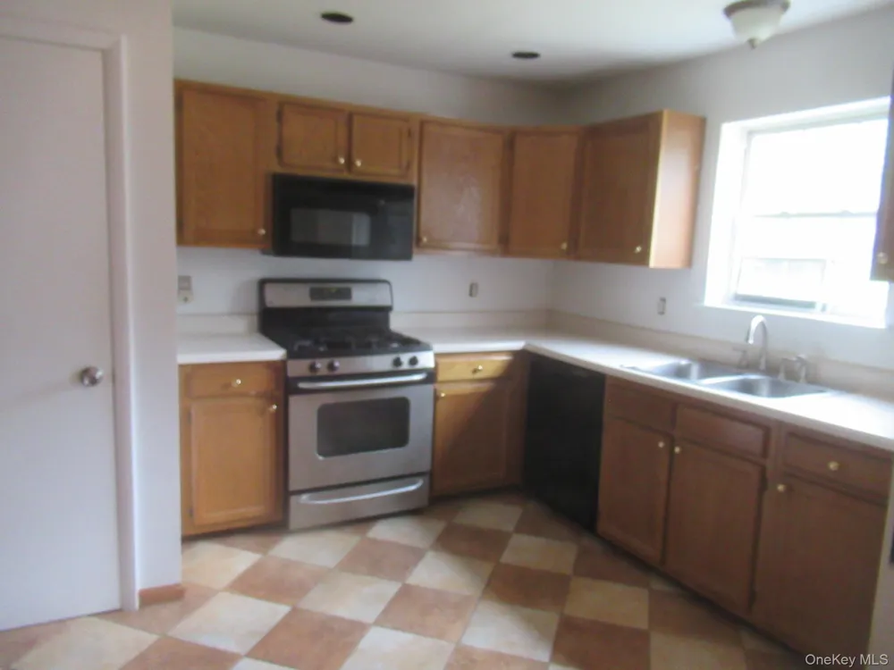 23 Marian Court Warwick, NY 10990