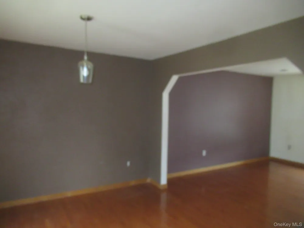 23 Marian Court Warwick, NY 10990