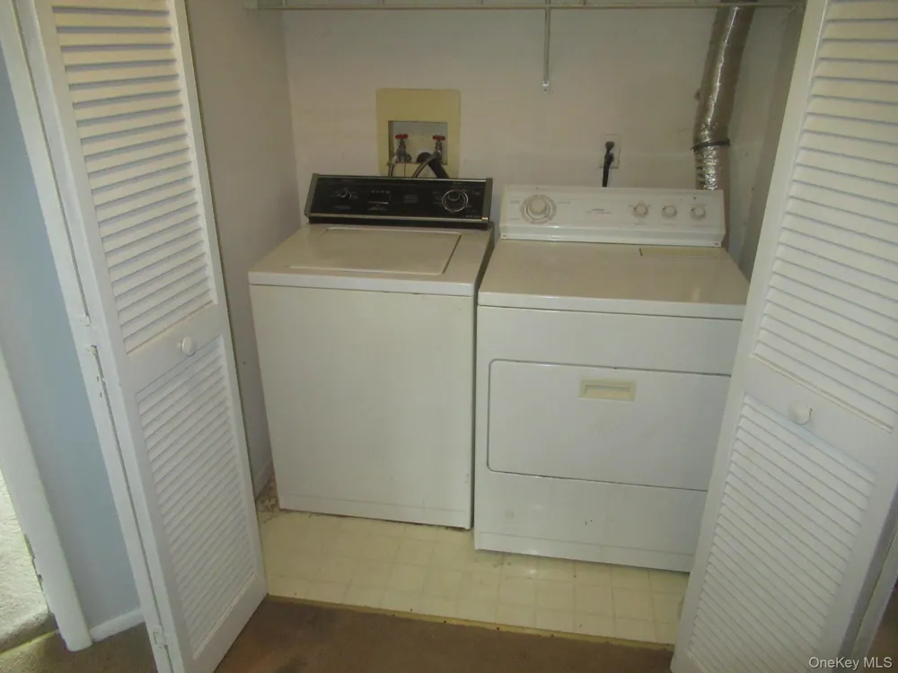 23 Marian Court Warwick, NY 10990