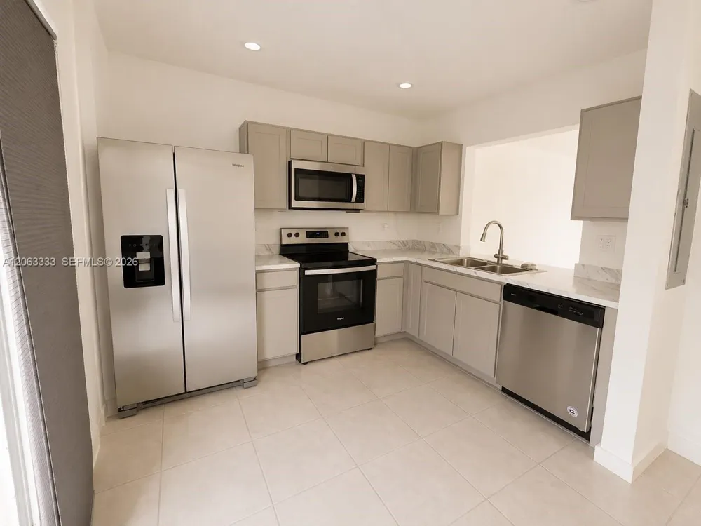 460 NE 4th Ln Florida City, FL 33034