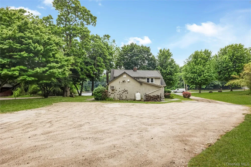 645 Middle Country Road Middle Island, NY 11953
