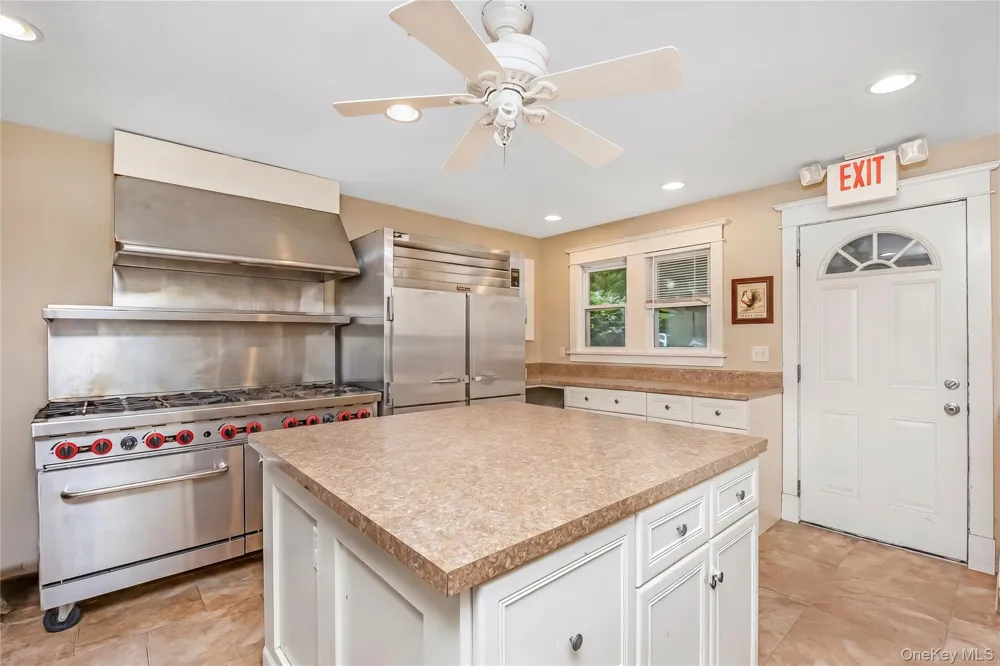 645 Middle Country Road Middle Island, NY 11953
