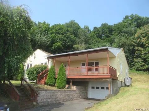 33 Meadow Avenue