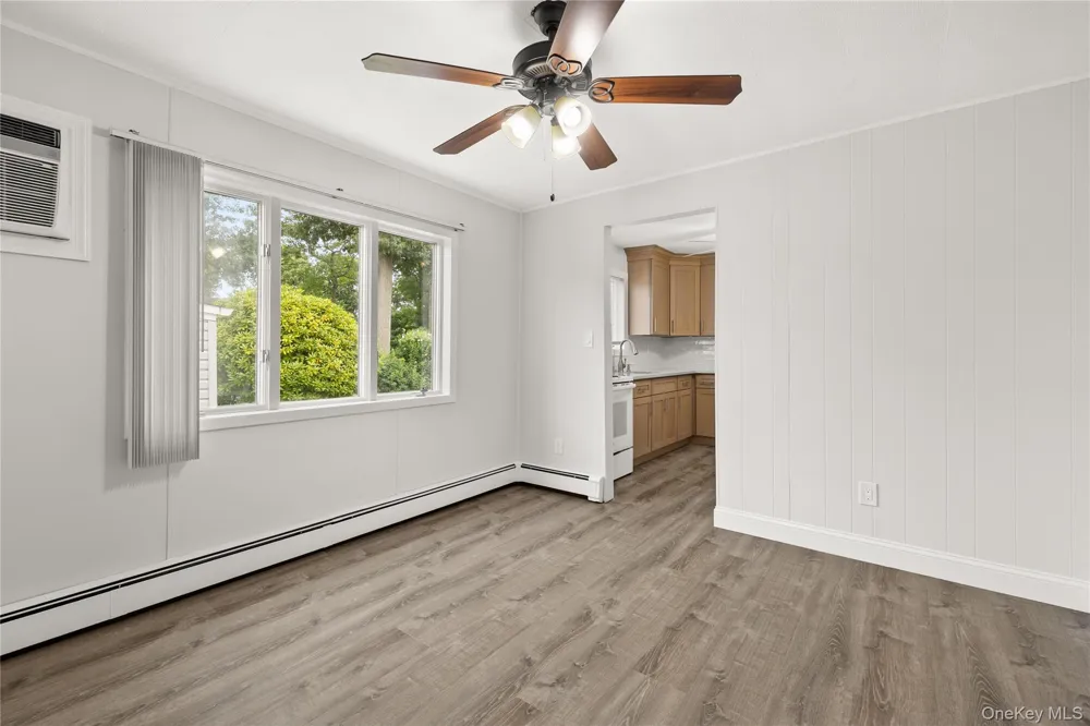 175 Centre Avenue Lindenhurst, NY 11757