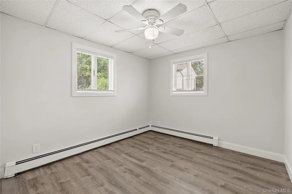 175 Centre Avenue Lindenhurst, NY 11757