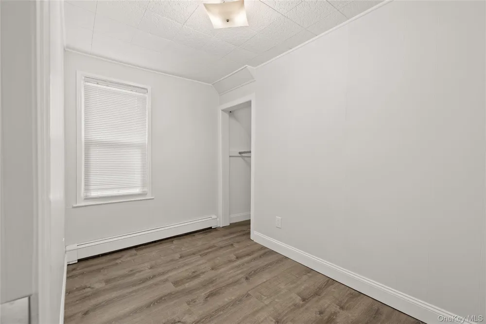 175 Centre Avenue Lindenhurst, NY 11757