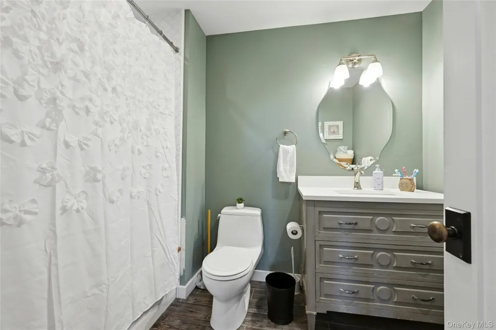 1850 Highland Road Cutchogue, NY 11935