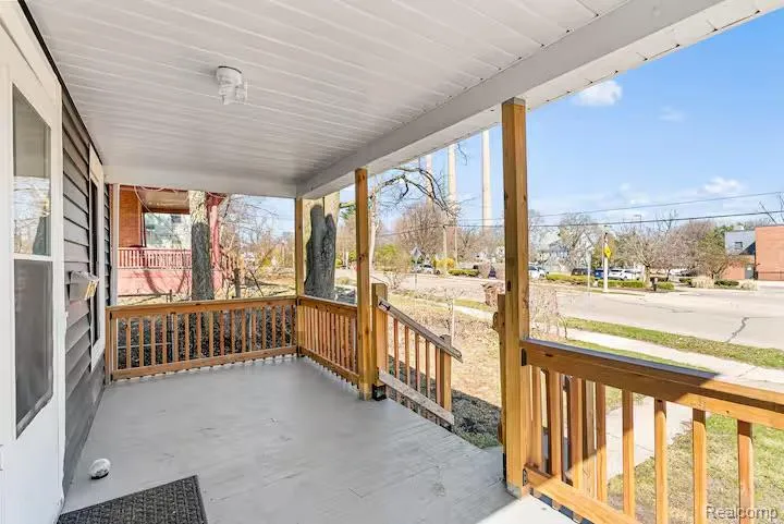119 Moores River Drive Lansing City, MI 48910