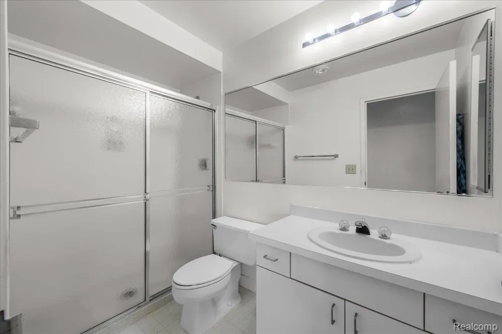 5000 Town Center #3303-3304 Southfield City, MI 48075