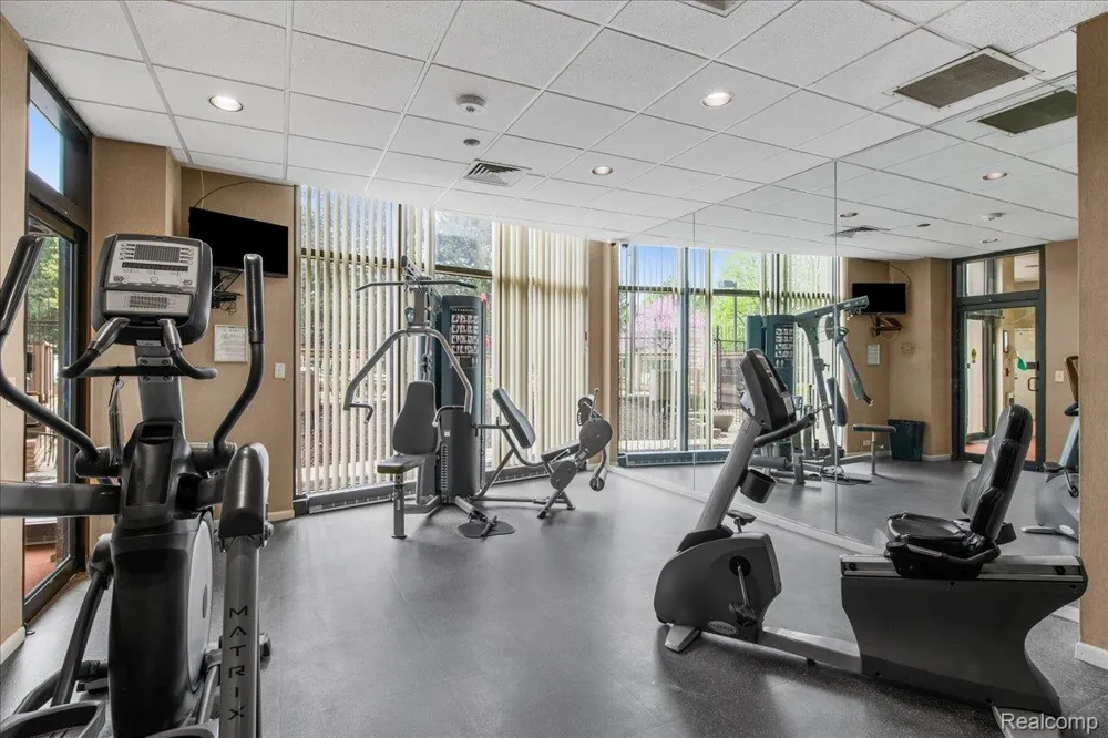 5000 Town Center #3303-3304 Southfield City, MI 48075