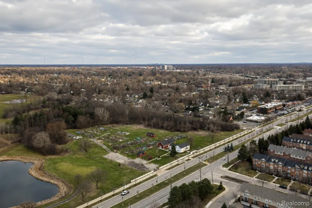 5000 Town Center #3303-3304 Southfield City, MI 48075