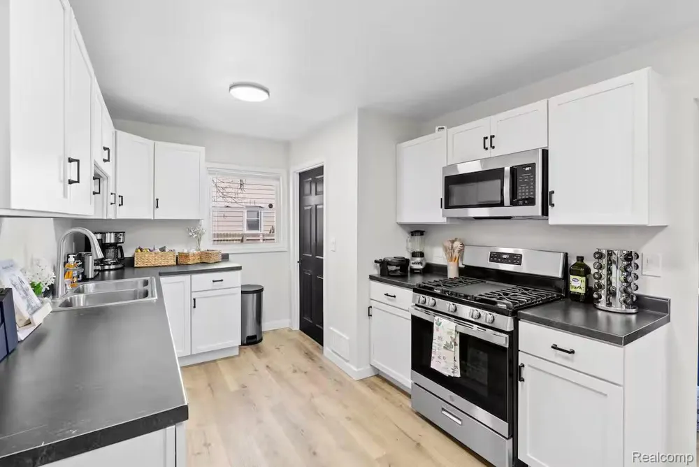 3308 Maloney Street Lansing City, MI 48911