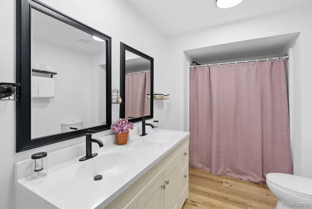 3308 Maloney Street Lansing City, MI 48911