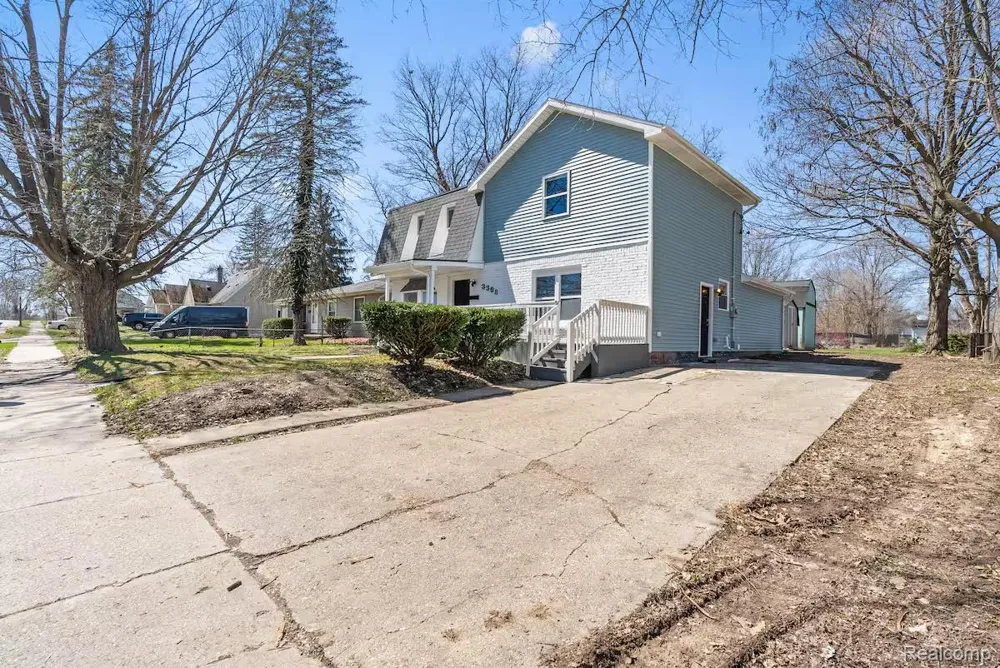 3308 Maloney Street Lansing City, MI 48911