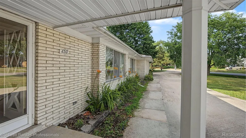 430 Spezia Drive Oxford Charter Township, MI 48371