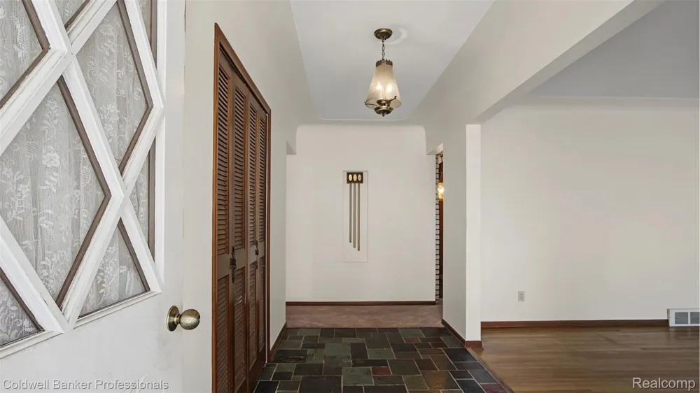 430 Spezia Drive Oxford Charter Township, MI 48371