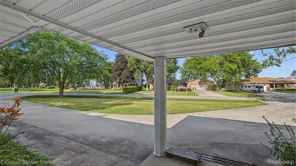 430 Spezia Drive Oxford Charter Township, MI 48371