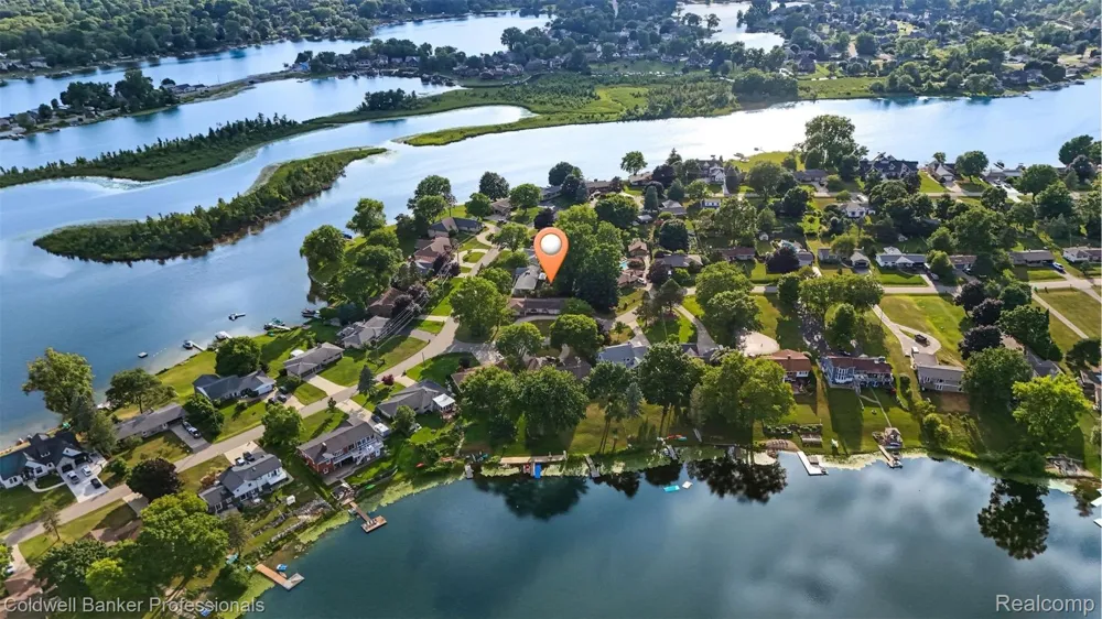 430 Spezia Drive Oxford Charter Township, MI 48371