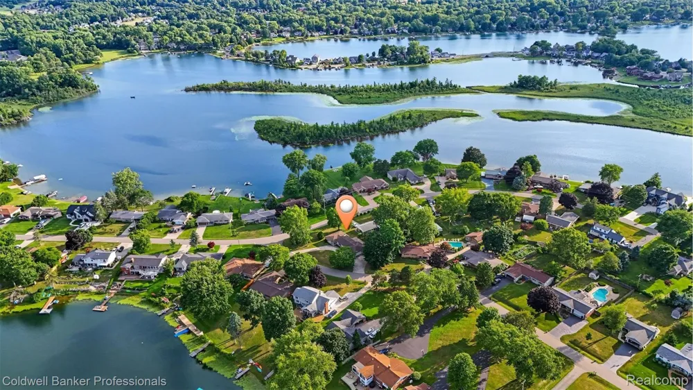 430 Spezia Drive Oxford Charter Township, MI 48371